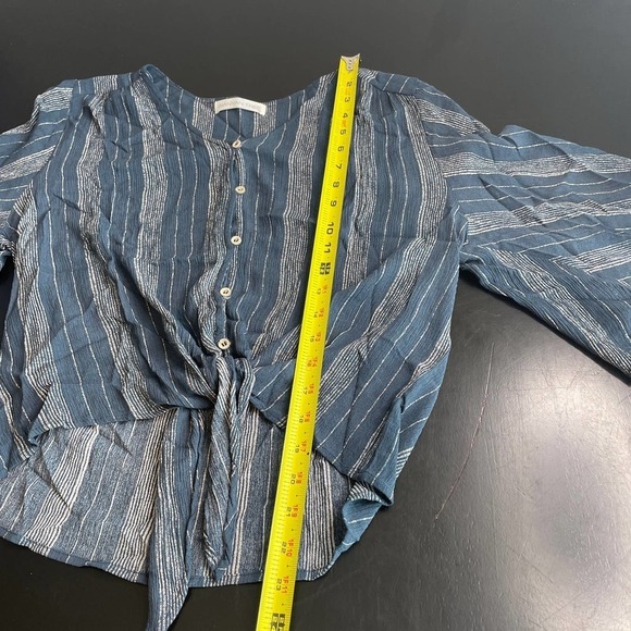 Banyan Tree Blue Cropped Flowy Tie Boho Flutter Sleeve Top Shirt Size Large - Picture 7 of 8